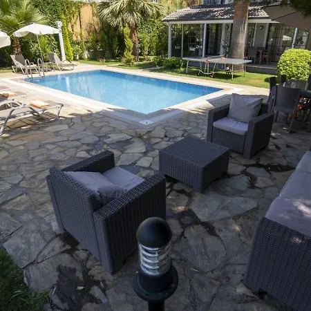 Palmiye Jakuzili Bahceli Havuzlu - Ocekhomes Villa