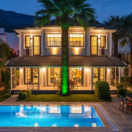 Palmiye Jakuzili Bahceli Havuzlu - Ocekhomes Villa Fethiye