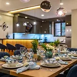 Palmiye Jakuzili Bahceli Havuzlu - Ocekhomes Villa