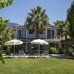 Palmiye Jakuzili Bahceli Havuzlu - Ocekhomes Villa *