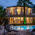 Palmiye Jakuzili Bahceli Havuzlu - Ocekhomes Villa Fethiye