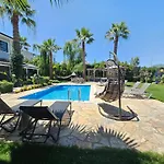 Palmiye Jakuzili Bahceli Havuzlu - Ocekhomes Villa