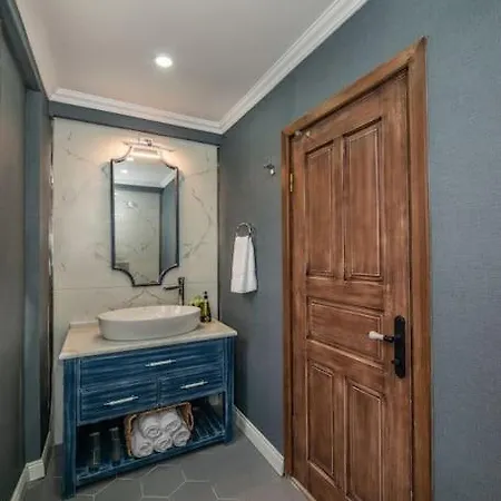 Palmiye Jakuzili Bahceli Havuzlu - Ocekhomes Villa