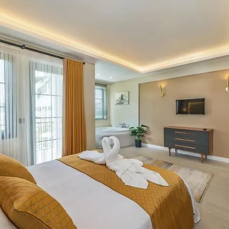 Palmiye Jakuzili Bahceli Havuzlu - Ocekhomes *