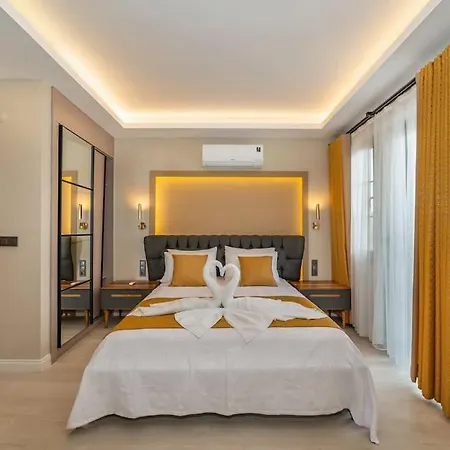 Palmiye Jakuzili Bahceli Havuzlu - Ocekhomes Вилла *