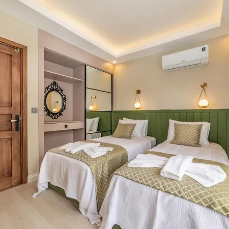 Palmiye Jakuzili Bahceli Havuzlu - Ocekhomes Fethiye