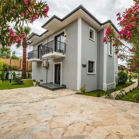 Vilă Palmiye Jakuzili Bahceli Havuzlu - Ocekhomes Fethiye