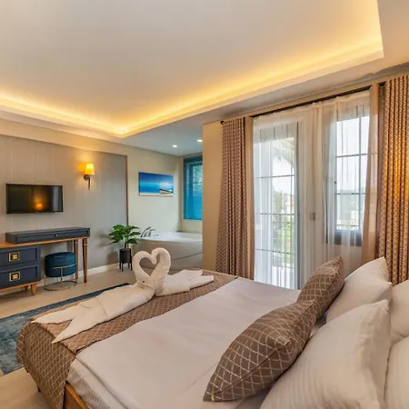 Vila Palmiye Jakuzili Bahceli Havuzlu - Ocekhomes Fethiye