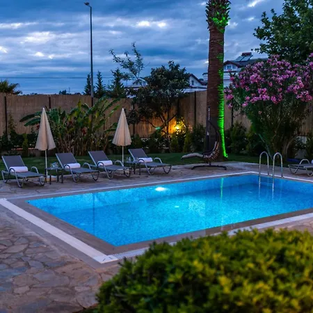 Vila Palmiye Jakuzili Bahceli Havuzlu - Ocekhomes Fethiye