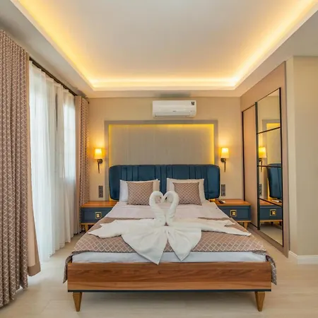 Palmiye Jakuzili Bahceli Havuzlu - Ocekhomes Vila Fethiye