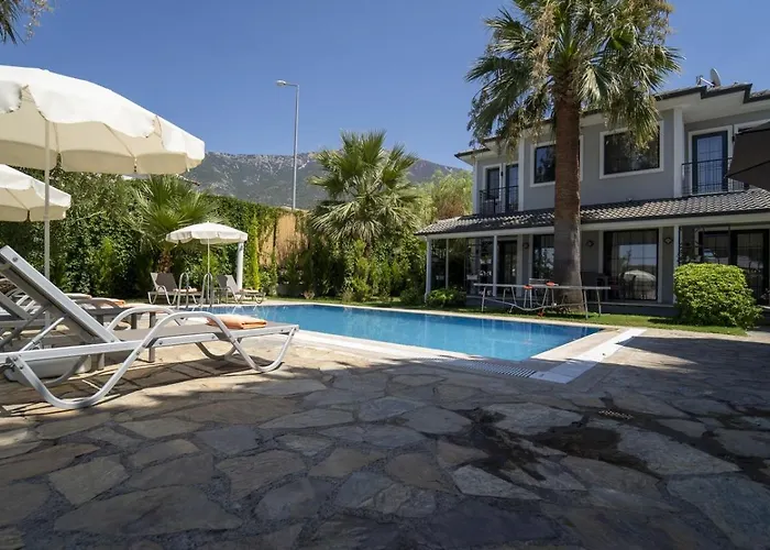 Vilă Palmiye Jakuzili Bahceli Havuzlu - Ocekhomes *