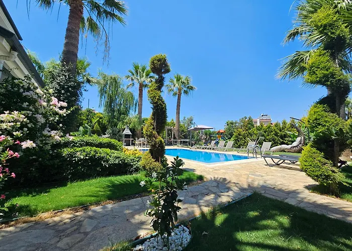 Palmiye Jakuzili Bahceli Havuzlu - Ocekhomes פאטהיה