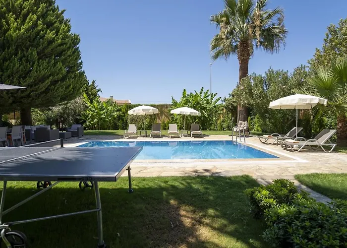 Palmiye Jakuzili Bahçeli Havuzlu - Ocekhomes Villa *