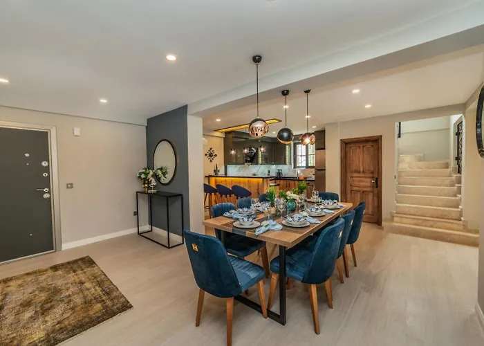 Palmiye Jakuzili Bahçeli Havuzlu - Ocekhomes Villa Fethiye