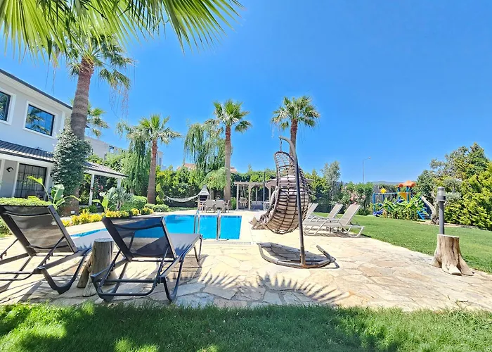 Palmiye Jakuzili Bahçeli Havuzlu - Ocekhomes *